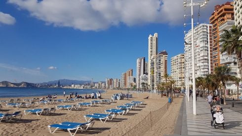 Why a Benidorm restaurant owner got arrested after three burglars were caught red-handed by police