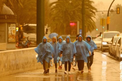 'Don't wash your car!': Blood rain warning for Spain as Saharan dust cloud to blow in from Africa - affecting Costa del Sol and Costa Blanca