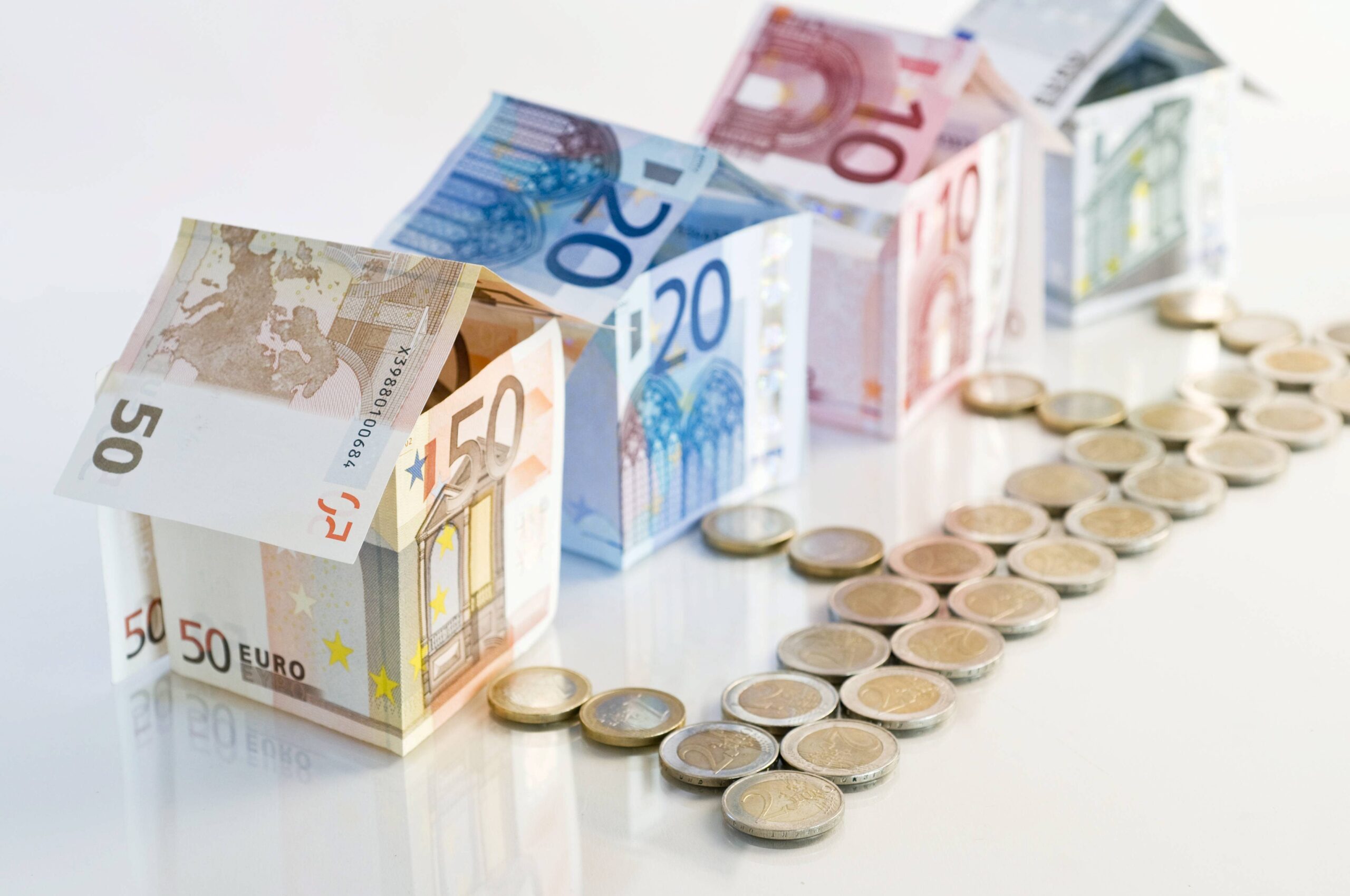 Property prices in Spain soar by average of 9.4% with big growth in sales in 'non-tourist' areas.