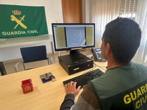 Valencia man, 21, extorted users of female escort website by making violent threats with one victim paying €30k