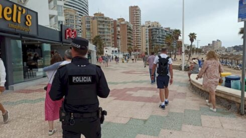 War declared on illegal sellers hawking fake goods along beach promenades on Costa Blanca
