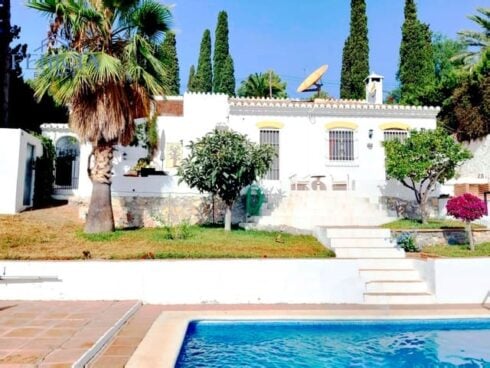 3 bedroom Villa for sale in La Herradura with pool garage - € 420