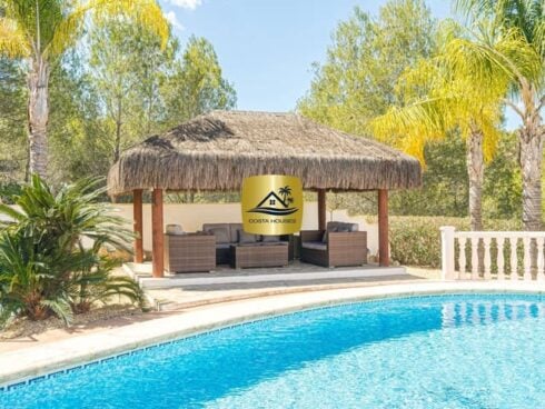 3 bedroom Villa for sale in Javea / Xabia with pool - € 690