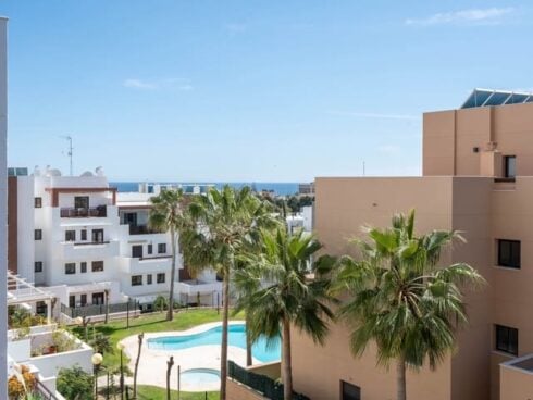 2 bedroom Apartment for sale in La Cala de Mijas with pool garage - € 399
