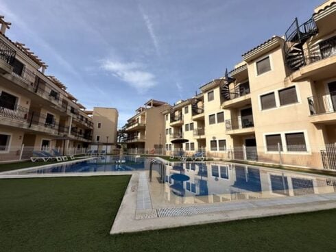 2 bedroom Apartment for sale in Los Collados with garage - € 120