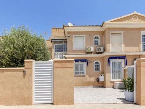 2 bedroom Apartment for sale in Torrevieja - € 199